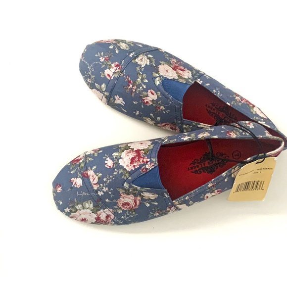 Floral Fresh Slip-on Shoes - Picture 1 of 8
